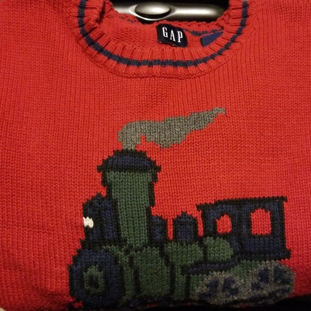 Red kids sweater (M)
